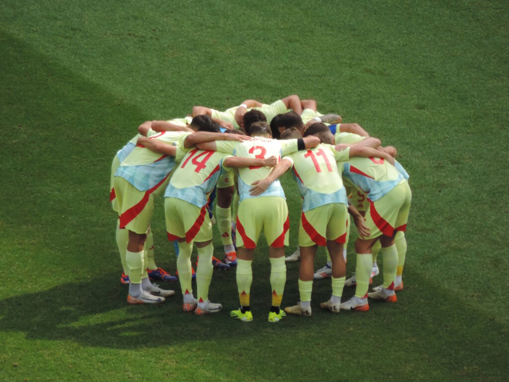Jugadores de la selección española durante los preparativos de un partido en 2024.