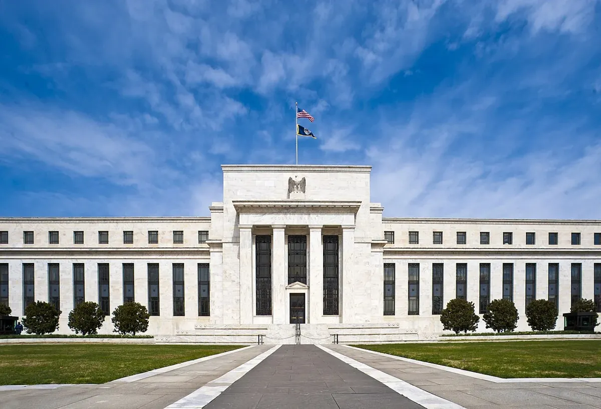 Fed mantiene tasas sin cambios: quinta reunión consecutiva en 2026